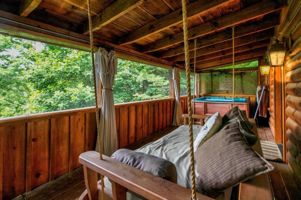 Nice View Fireplace, Hot Tub, Porch Bed, Private Sevierville Exteriör bild
