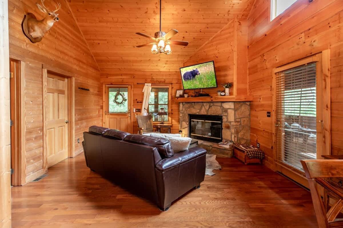 Nice View Fireplace, Hot Tub, Porch Bed, Private Sevierville Exteriör bild